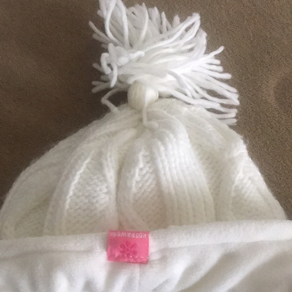 2 Beanies & Scarf - Picture 3 of 5